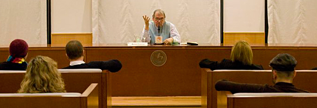 Rafael Cadenas, en noviembre de 2010, durante una lectura de sus poemas en la Residencia de Estudiantes